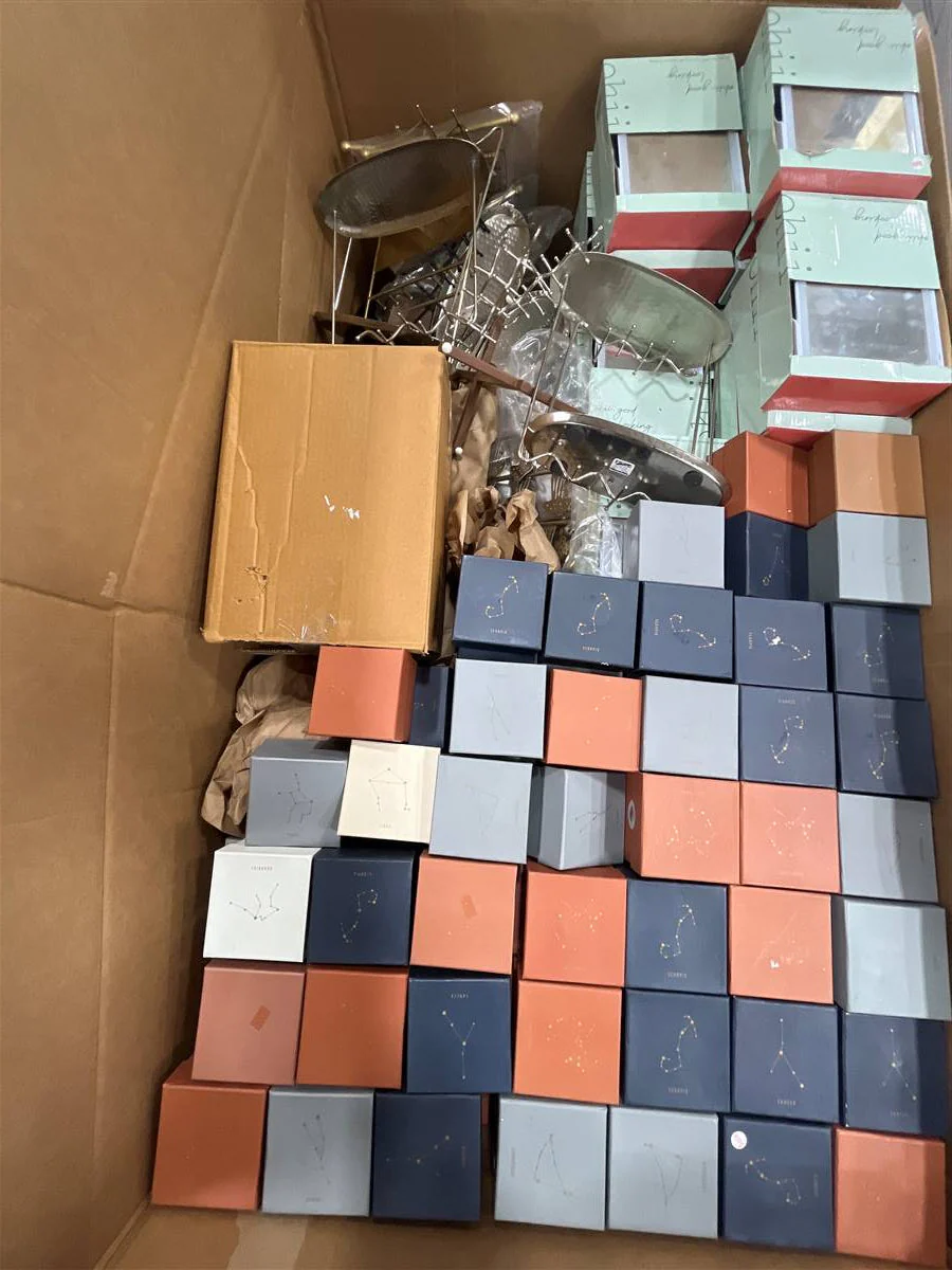 Premium Assorted Jewelry Accessories Liquidation Lot – Mixed Boutique-Quality Jewelry Findings & Displays